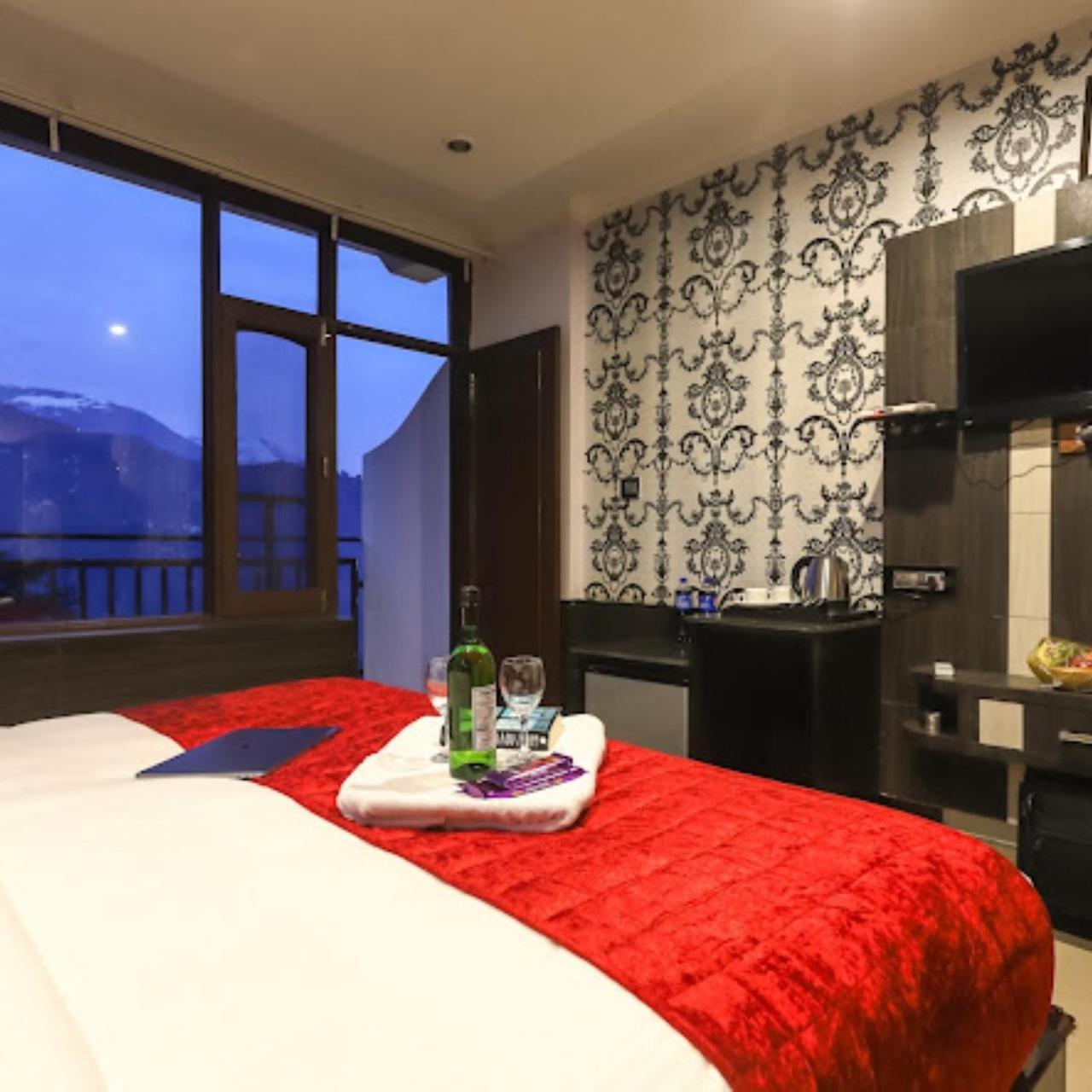 Hotel Holiday Hill, Near Mall Road, Mcleodganj# Parking#Restaurant Dharamsala Zewnętrze zdjęcie
