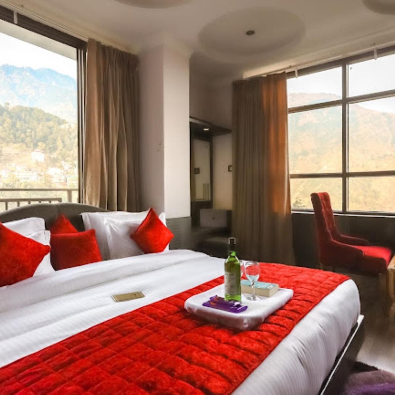 Hotel Holiday Hill, Near Mall Road, Mcleodganj# Parking#Restaurant Dharamsala Zewnętrze zdjęcie